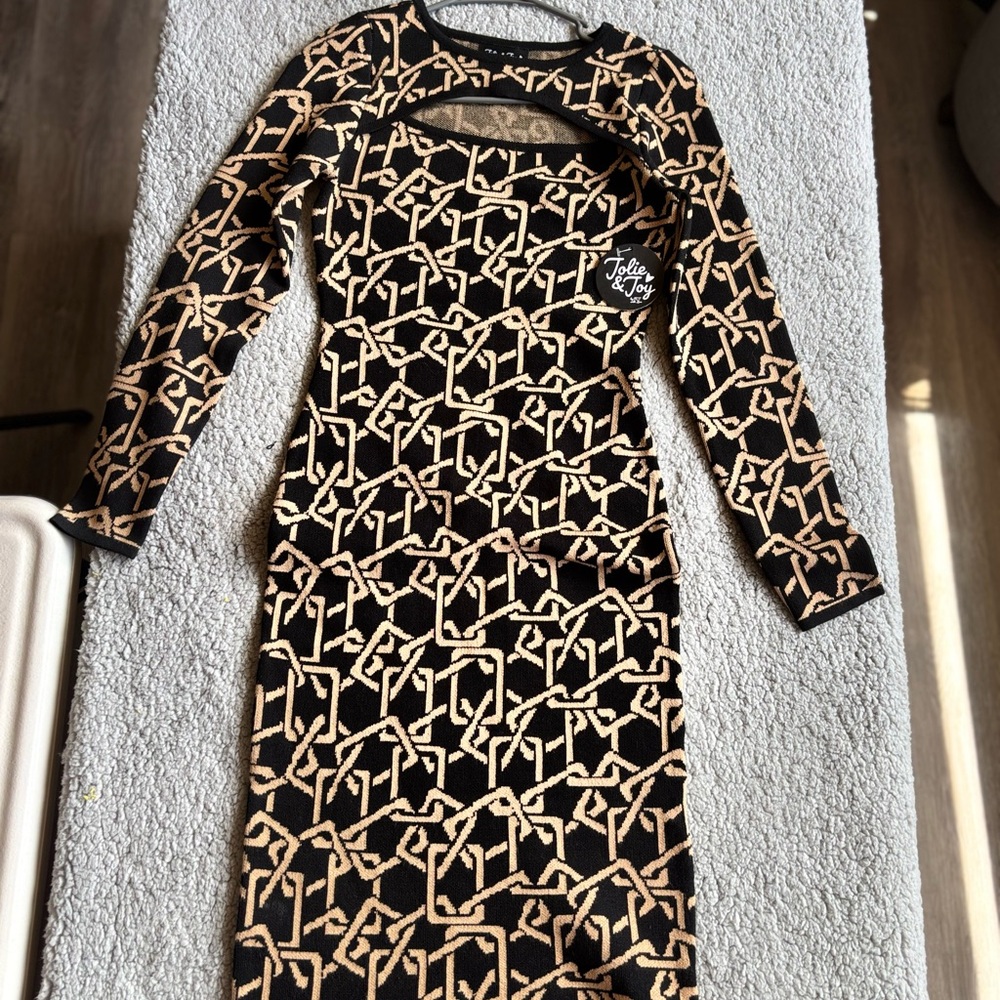 Elegant Black and Gold Patterned Dress